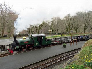 Blanche arrives at Tan y Bwlch