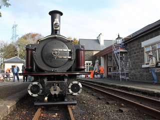 Merddin Emrys at Minffordd Station